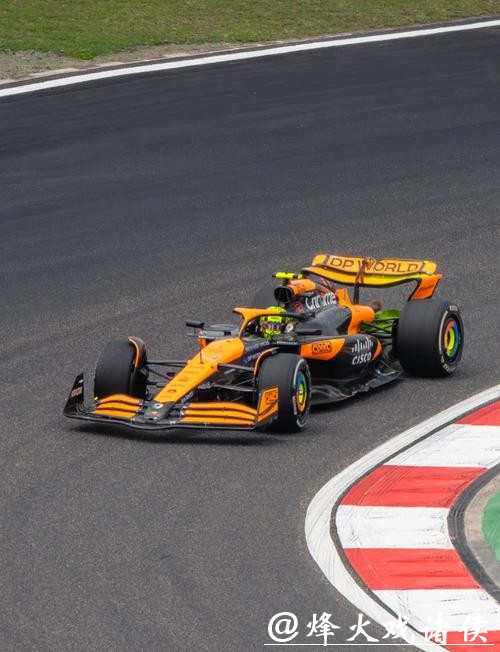 F1圣保罗大奖赛冲刺赛排位赛:诺里斯夺杆位 F1圣保罗大奖赛冲刺赛排位赛:诺里斯夺杆位